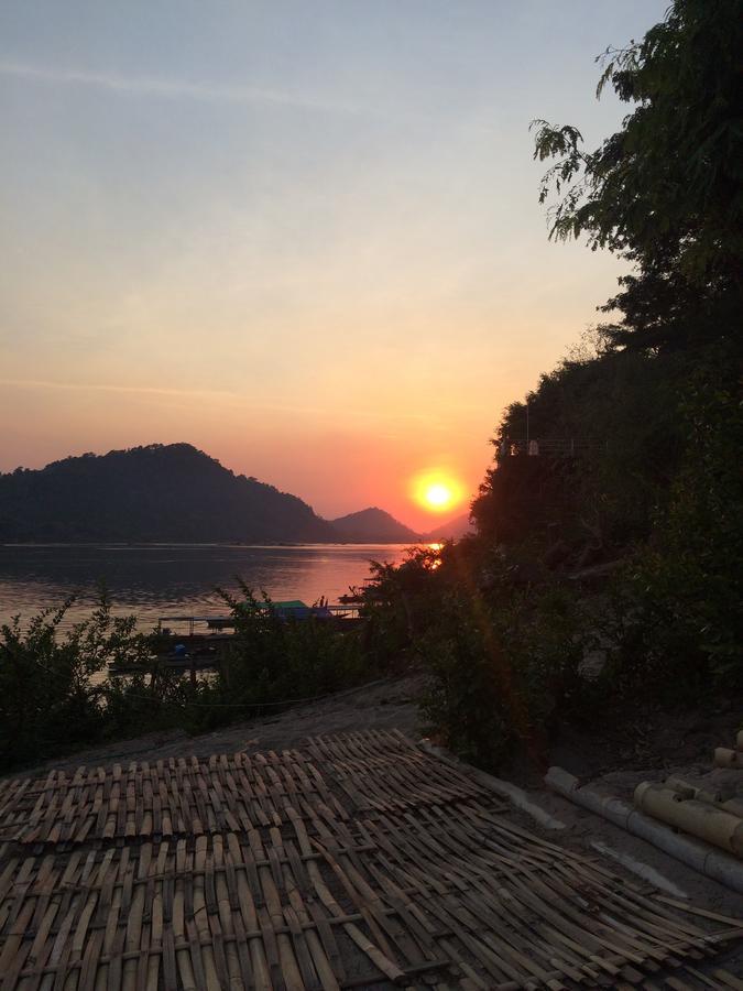 Pomelo Restaurant And Guesthouse - Fishermen & Tammarine Cottages Riverfront - Experience Nature, Culture And Adventure & Tailor-Made Tour Ban Khon 외부 사진