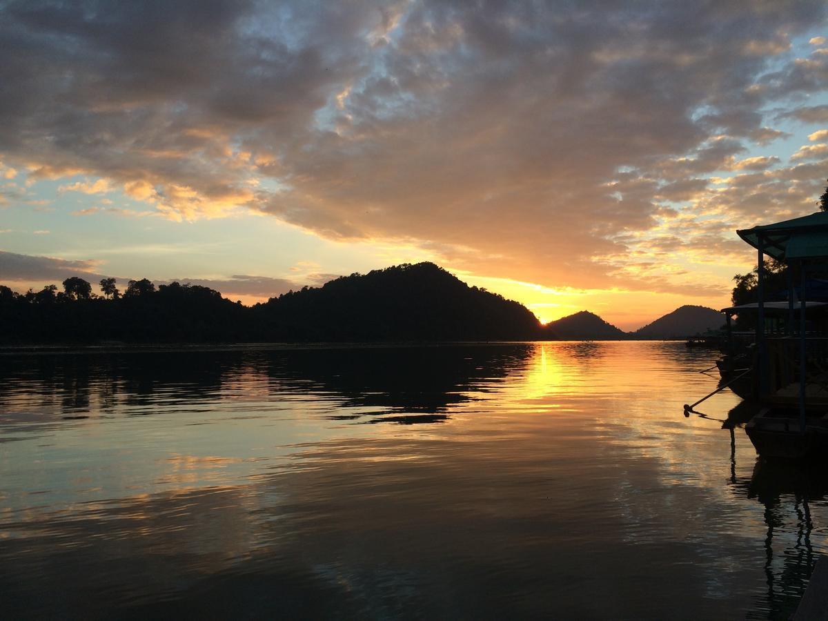 Pomelo Restaurant And Guesthouse - Fishermen & Tammarine Cottages Riverfront - Experience Nature, Culture And Adventure & Tailor-Made Tour Ban Khon 외부 사진